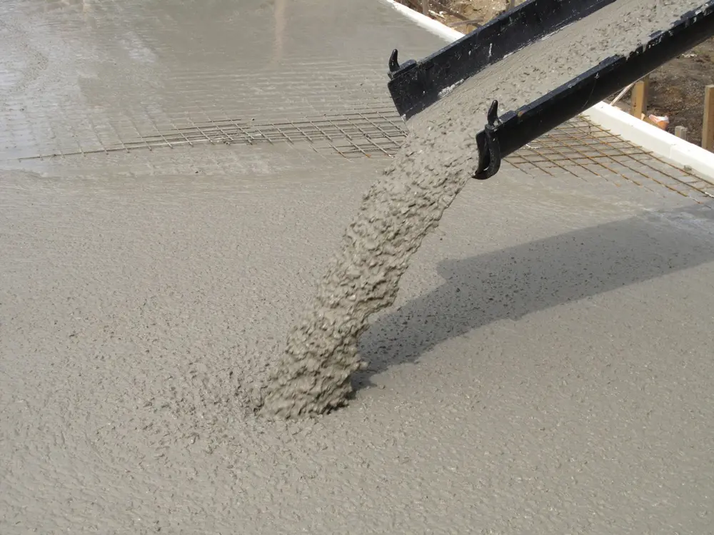 Jak modyfikacja gęstości wpływa na zastosowanie betonu?